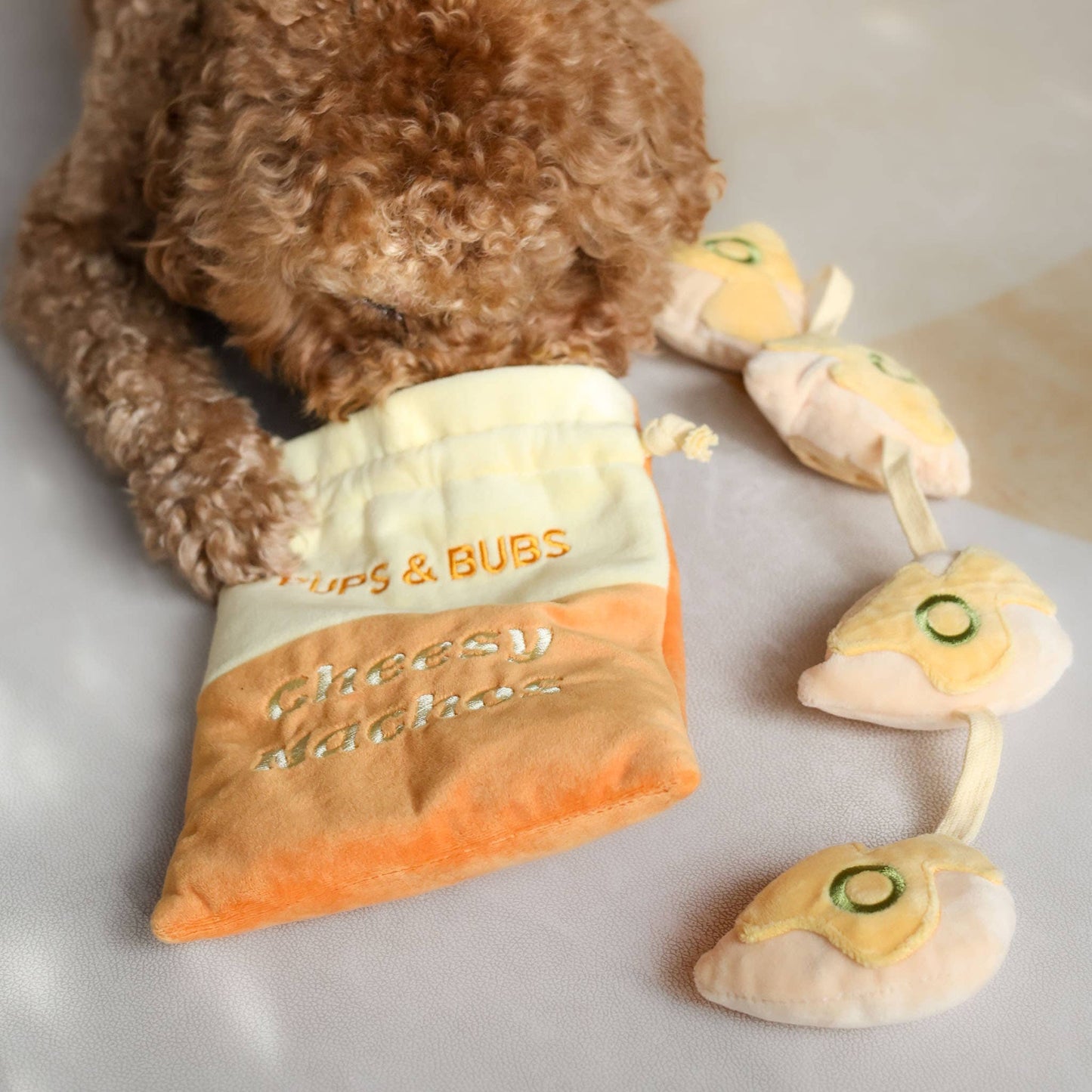 Pups & Bubs | Jouet d'enrichissement « Nachos au fromage »